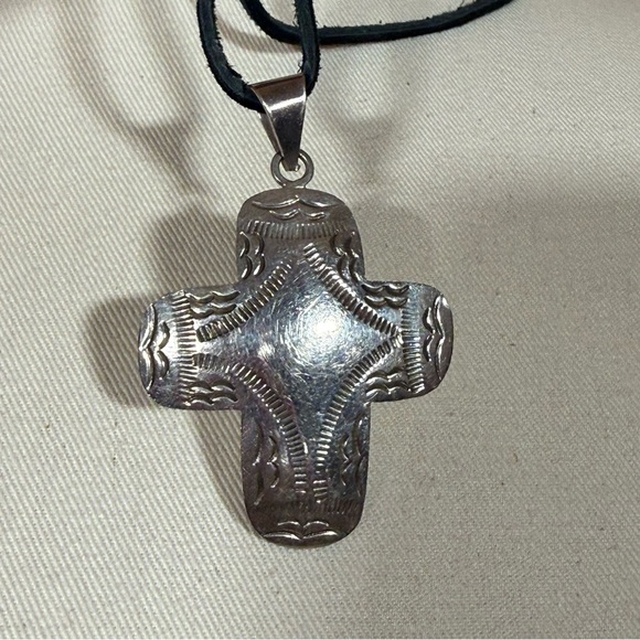 Taxco Vintage 80’ Southwestern Sterling silver oversized cross pendent necklace - Picture 14 of 17